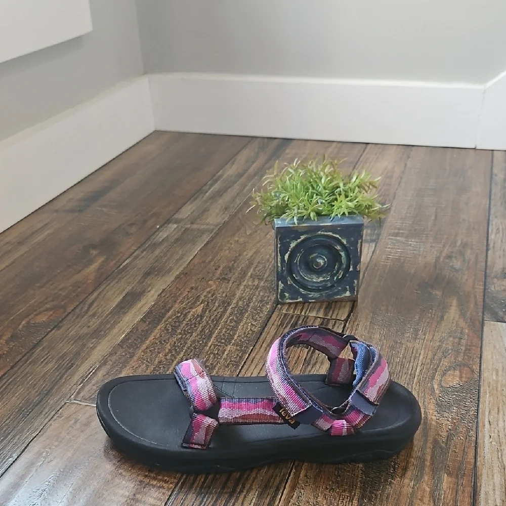 Teva Kids Pink and Blue Outfoor Sandals. Size 3‎